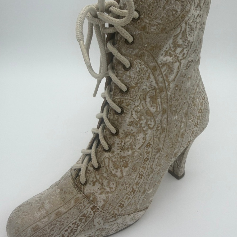 Newport News Beige Damask Lace Up Ankle Boots High Heel Women's Size 7